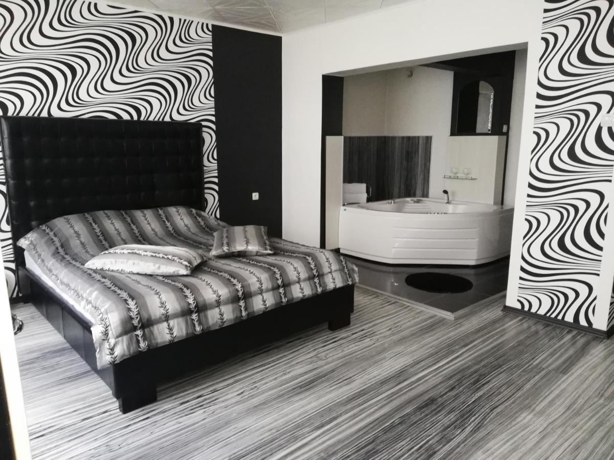 Хотелски Комплекс Родина Mizara Room photo